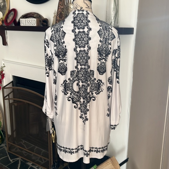 Top - Picture 3 of 4